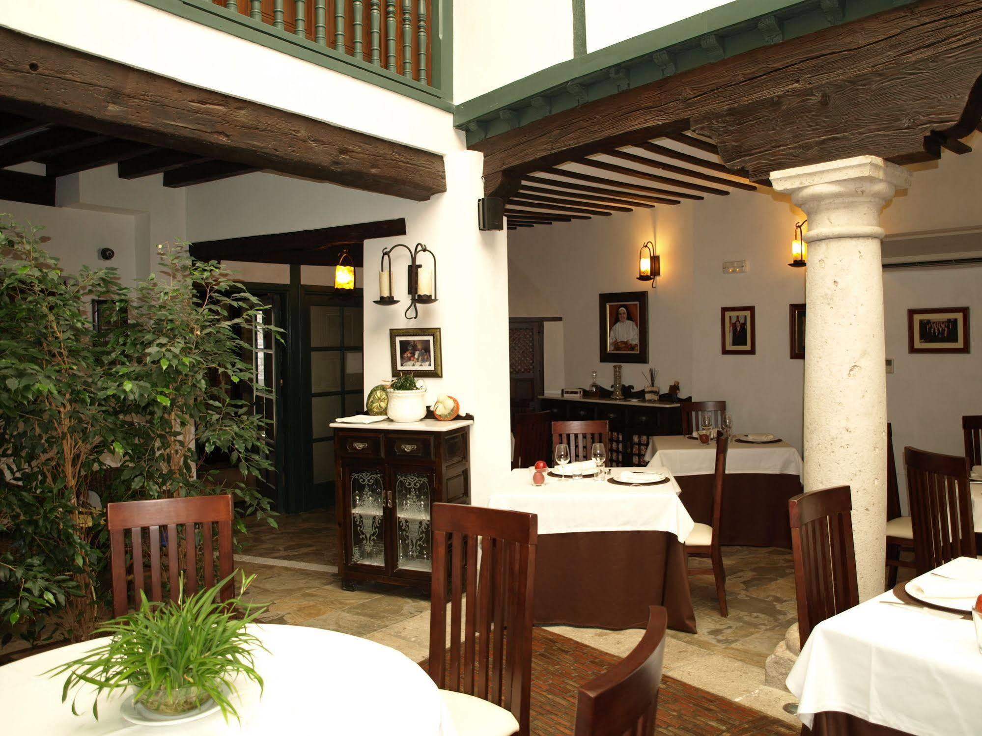 Hotel Spa La Casa Del Convento Chinchón Esterno foto